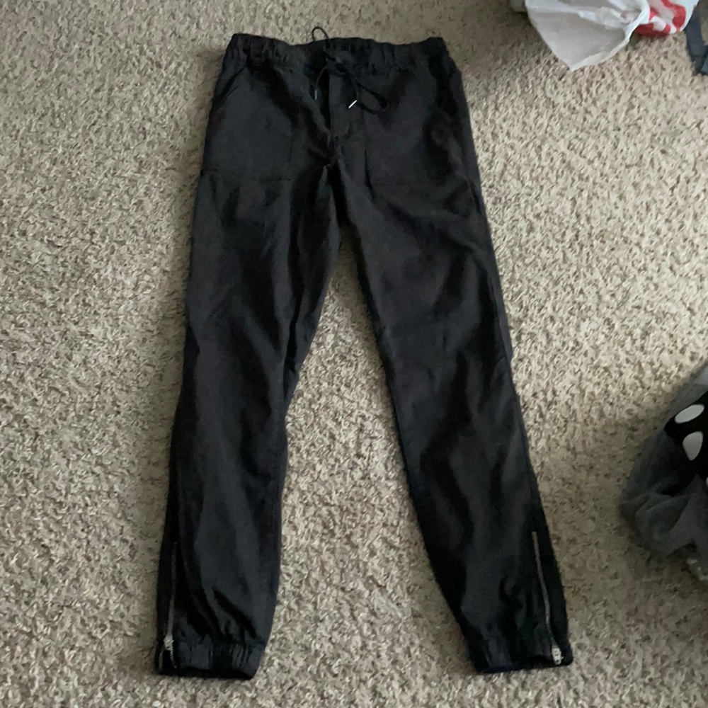 american eagle joggers
